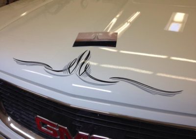 11917490 940673452662611 1300028518606392024 n 400x284 - Pinstriping